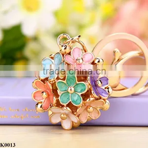 Best Selling Product Oil Keychain Alloy Flower Attractive Design Keychain K0013 thumbnail-2