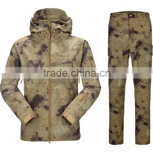 Custom Man Waterproof Camouflage Softshell Suit thumbnail-4