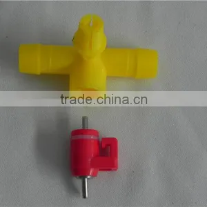 C13 T-junction Chicken Nipple Drinker thumbnail-4