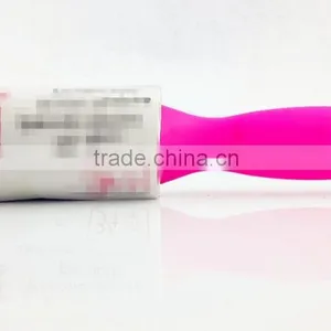 Small Plastic Cloth Lint Roller thumbnail-1