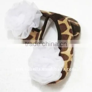 Baby Giraffe Crib Shoes With White Rosettes thumbnail-1