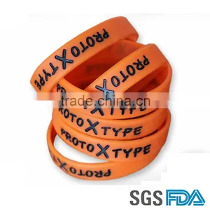 2015 Promotional Embossed Logo Customized Silicone Wrist Band Quality Choice thumbnail-1