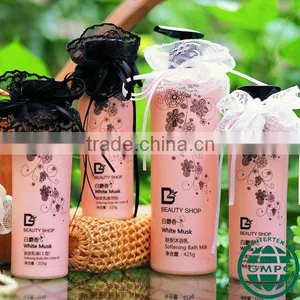 White Musk Moisturizing Body Lotion thumbnail-1