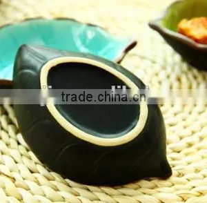 Wholesale Stock Small Order Leaf Shaped Ceramic Condiment Plate thumbnail-3