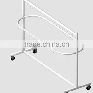 Moving Towel Rack thumbnail-1