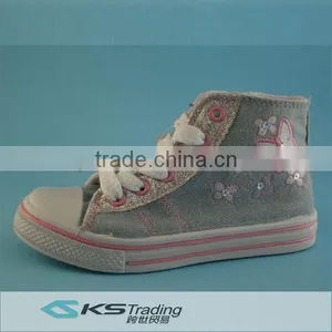 Fashion Canvas Shoes Wholesale in Guangzhou thumbnail-4