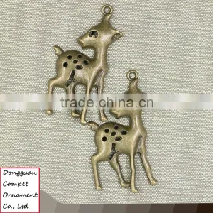 Wholesale Metal Jewelry Zinc Alloy Hollow Out Sika Deer Pendant thumbnail-3