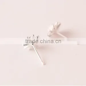 Gold and Silver Sterling Silver Tiny Daisy Stud Earring Jewlery for Bridesmaid Gifts thumbnail-3
