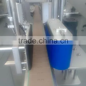 Automatic Self-adhesive Square Bottle Labeling Machine With PLC Programmable Control thumbnail-1