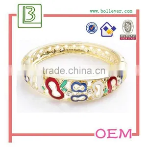 Female Charming Crystal Bangle Bracelet thumbnail-2