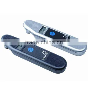 Auto Use Digital Tire Pressure Gauge With LCD Display thumbnail-1