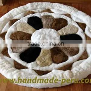 Round Rug thumbnail-1