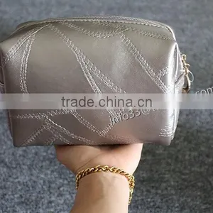 Fshion !!!Shenzhen Factory Custom Women's Cosmetic Bag Embroidery Pattern Bulk Cosmetic Bags thumbnail-6