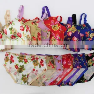 Printed Roses Brushed One Peice Seamless Underwear Gather Comfortable Adjustable Bra Set thumbnail-1