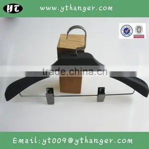 HA7014 Hot Sale New Style Clothes Plastic Suit Hanger With Clips thumbnail-1