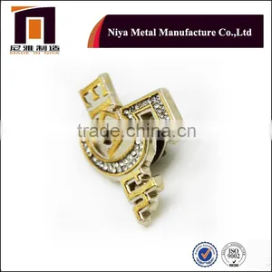 Fashion Customized Zinc Alloy Lapel Pin With Diamond thumbnail-5