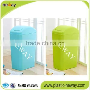 Plastic Trash Bin With Lid thumbnail-4