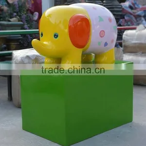 Customized Fiberglass Colourful Elephant Statue thumbnail-4