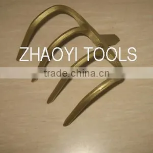 1000054 High Quality Forging Garden Curved Fork Weeding Rake thumbnail-2