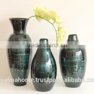 Round Colored Lacquer Flower Vase thumbnail-1