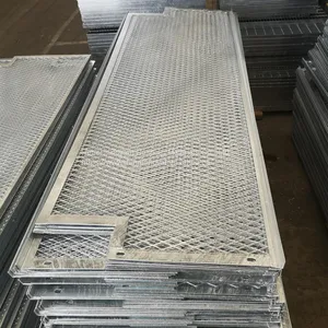 Diamond Expanded Wire Mesh Fence thumbnail-1