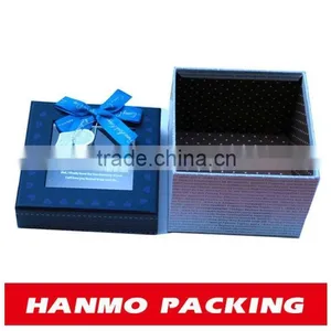 Decorative Delicate Christmas Gift Box With Clear Window thumbnail-1