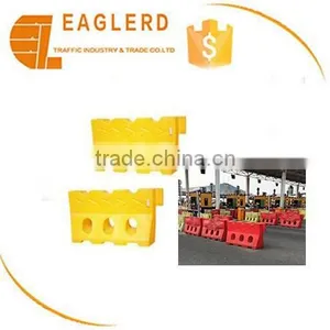 1.5m Water Filled Plastic Traffic Barrier thumbnail-1