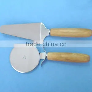 Stainless Steel Pizza Cutter / Wheel,Wooden Handle thumbnail-1