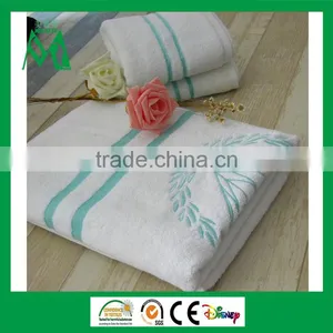 100% Organic Cotton Bath Towel Gift Set thumbnail-1