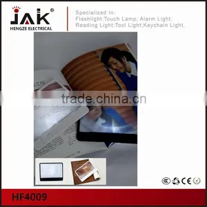 JAK HF4009 3 LED Reading Light With Battery thumbnail-1