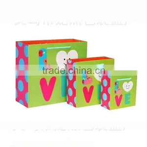 Lovely Children Garment Paper Bag for Kid Gift thumbnail-2