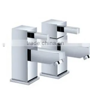 Pair 3/4" Bath Taps thumbnail-1