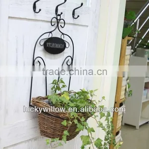 Driect Supply Graceful Wall Wicker Hanging Basket for Garden Decoration thumbnail-1