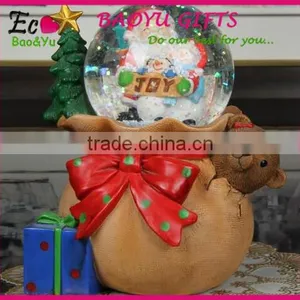 High Quality Resin Glass Water Globe Gifts Water Globe Christmas Water Globe thumbnail-1