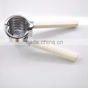 The Best-Selling Kitchen Tools With Plastic Handle Christmas Nutcracker thumbnail-3