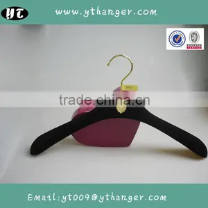 HA6986 Black Barande Hanger With Gold Logo Velvet Flocking Coat Hanger Supplier's Choice thumbnail-1
