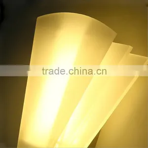 AC 230V Acrylic LED Wall Lamps 12W Small Iron LED Wall Light thumbnail-3