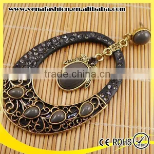 Vogue Ellipse Round Shaped Hollow Gold New Design Earring thumbnail-2