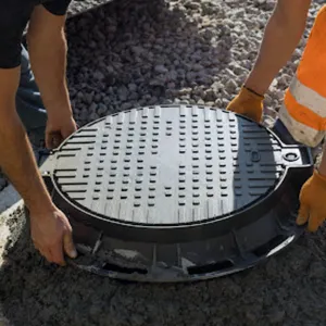 Ductile Iron Manhole Cover 500x500mm for Road Drainage thumbnail-3