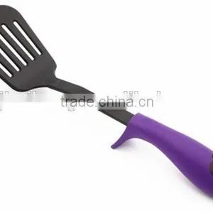 Factory Direct Supply Nylon Elevated Slotted Turner thumbnail-1