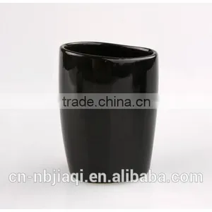 4pcs of Black Bathroom Accessories Set thumbnail-4