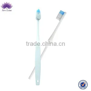 Adult Toothbrush/Plastic Toothbrush thumbnail-1