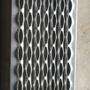 304 Stainless Steel Punching Mesh 1.5mm Thickness 10mm Hole 60% Open Area for Filtration thumbnail-3