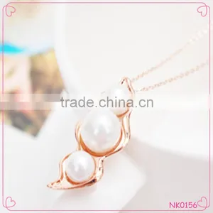 New Design Fashion Gold Valentine's Gift Pearl Peanut Pendant Necklace thumbnail-1