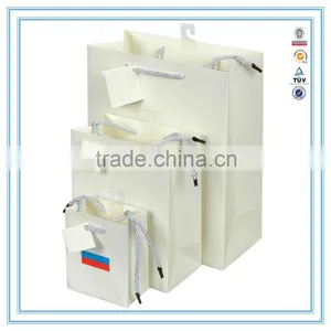 China Custom White Luxury Paper Bag & Brand Paper Bag Printing Logo With Handles thumbnail-2