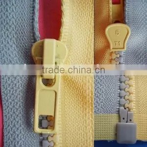 Plastic Zipper thumbnail-1