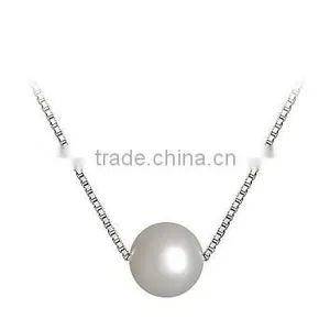 White Pearl Pendant Necklace thumbnail-4