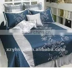 Embroidered Polyester Bedding Set thumbnail-1