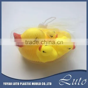 Family Ducks Floating Promotional Bath Toy thumbnail-3