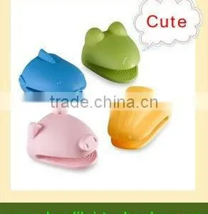 Free Packing Cute Animal Shape Silicone Gloves/Kitchen Ware thumbnail-1